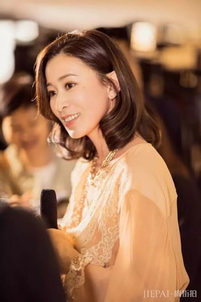 佘诗曼为了摆脱“电驴脸”,私下竟用这些狠招数?