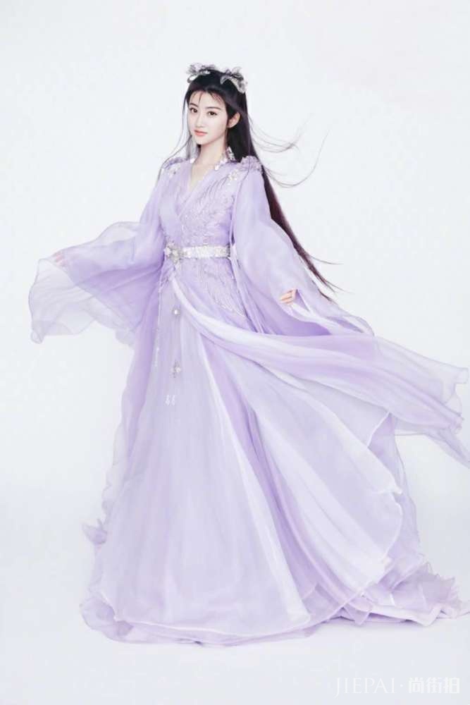 景甜新剧开播晒剧照,又美又仙引围观