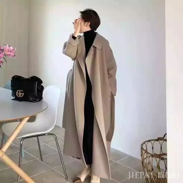 一条毛衣裙10种穿法,真时髦!