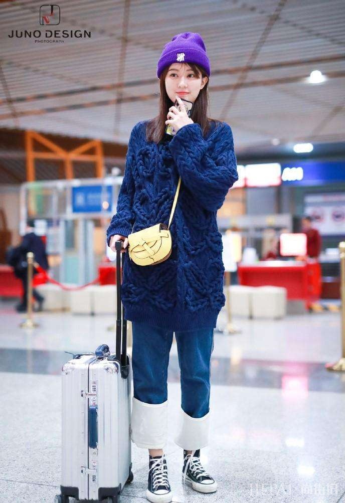 乔欣挑战长毛衣，腰长了一倍还秒变小短腿