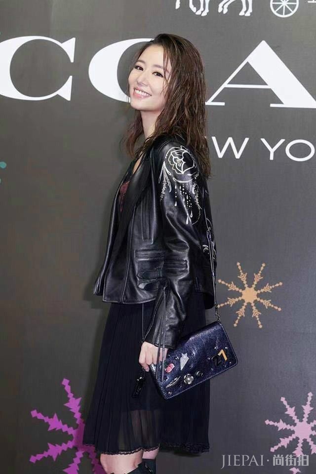 林心如娃生了，还那么年轻，网友都开始怀疑人生了！