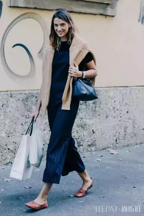 毛衣都穿错了，这样穿，才最时髦！