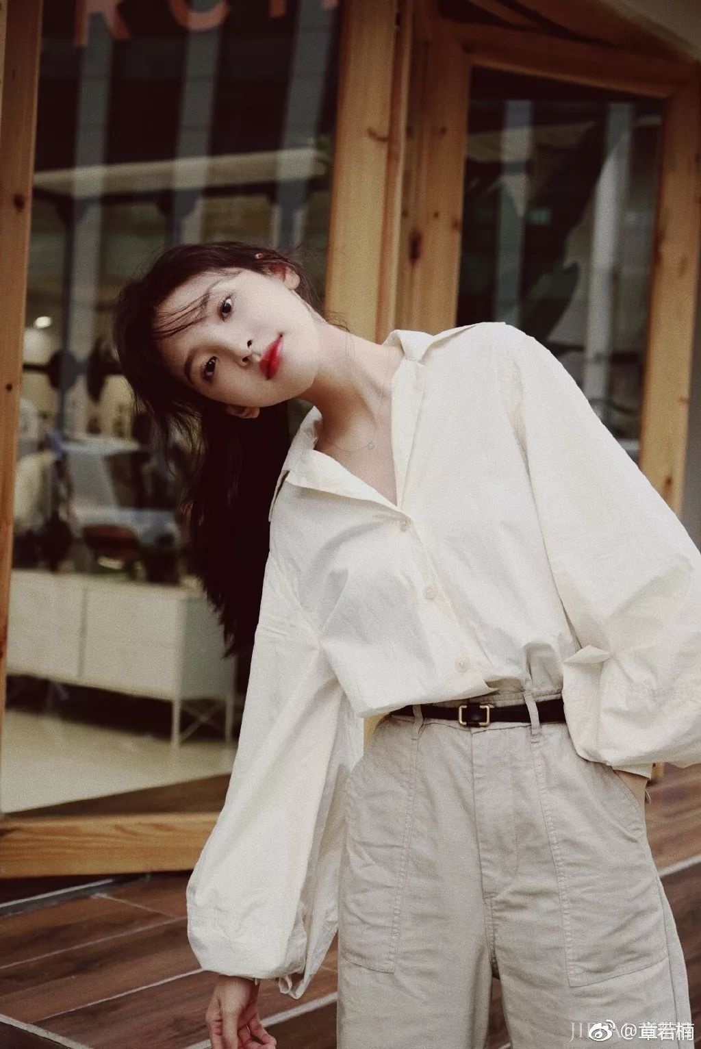 章若楠凭颜值走红,其实她的衣品更能拯救你“错买”的钱包!