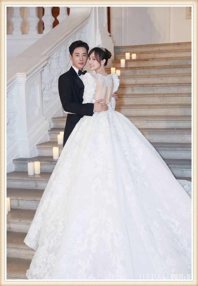罗晋够阔!婚礼上四套礼服圆唐嫣公主梦,网友:这辈子都买不起!