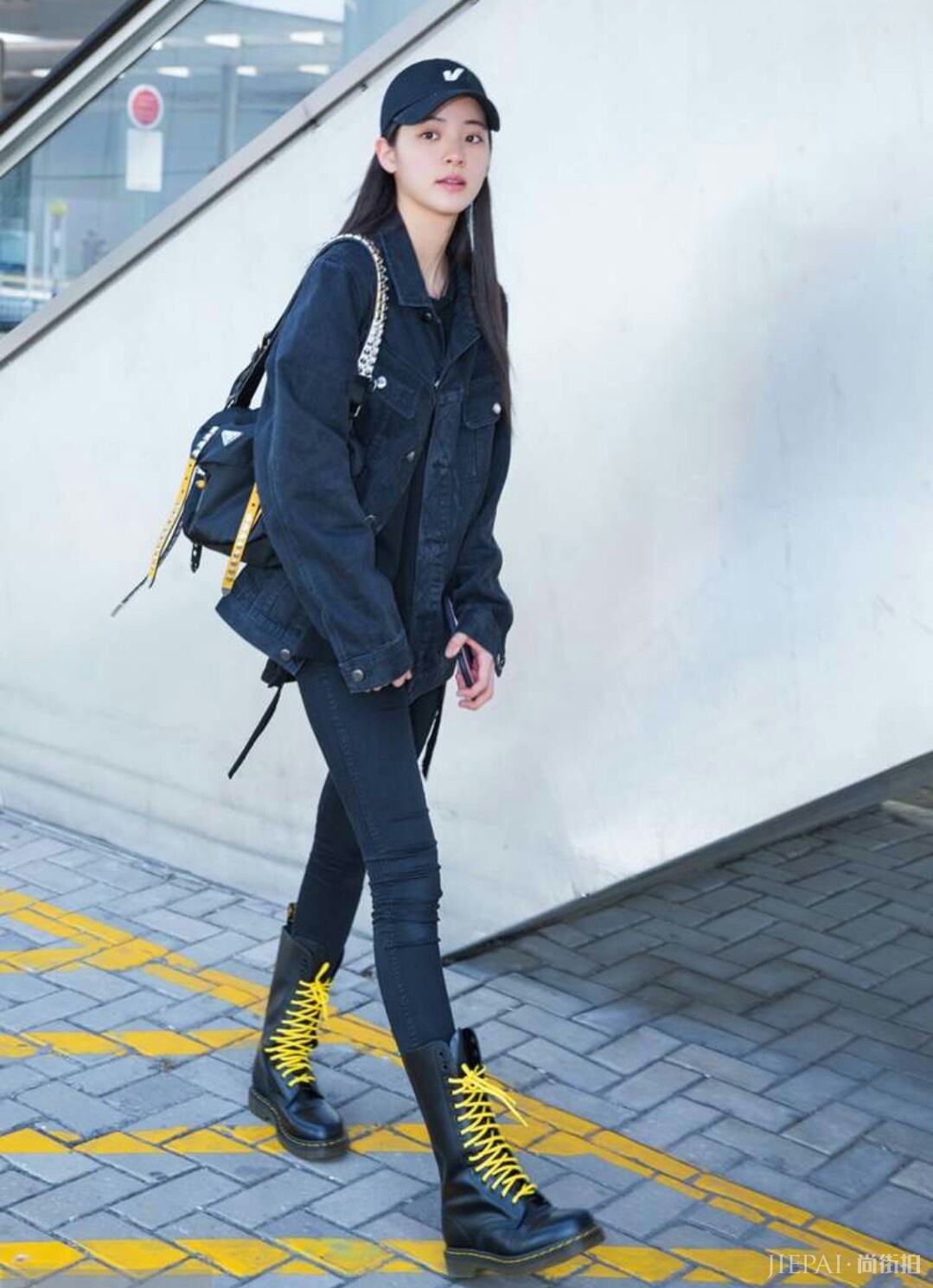 帅气显高的马丁靴，怎么搭裤子才时髦？