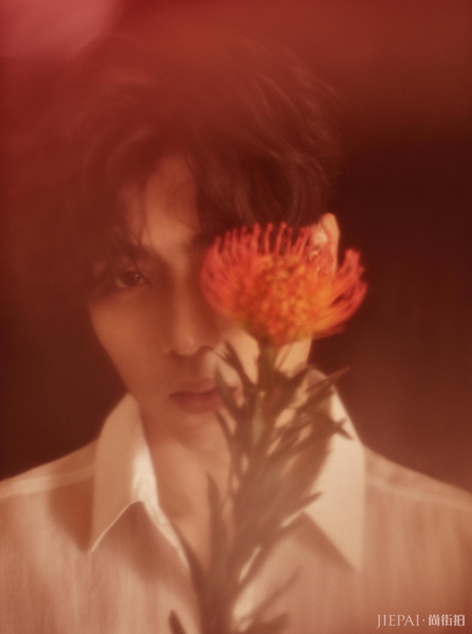 陈靖可最新写真曝光 轻熟男荷尔蒙魅力爆表