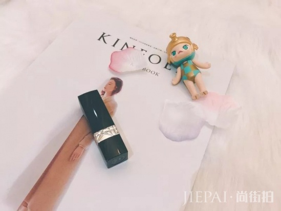 春夏涂什么颜色的口红