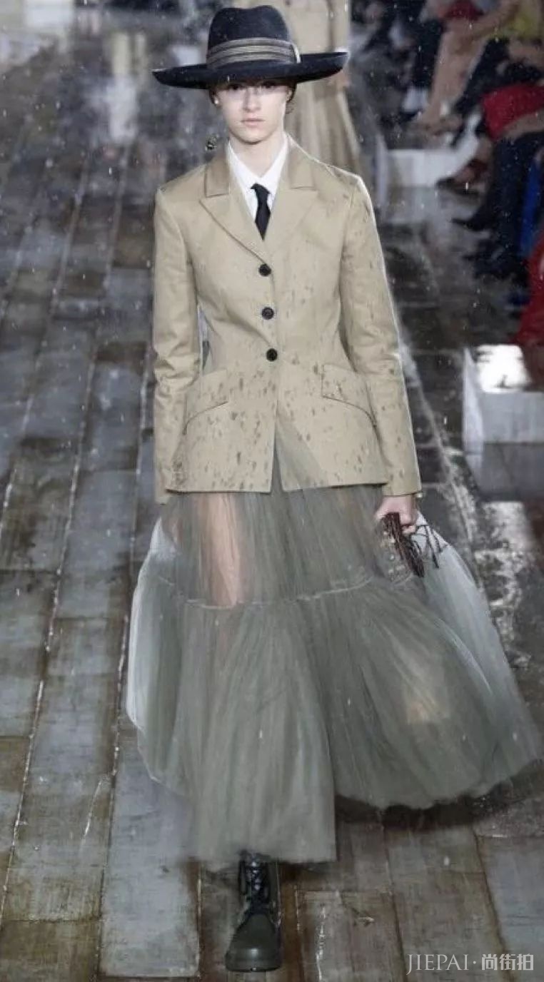 整个时尚圈都在戴的时尚单品！