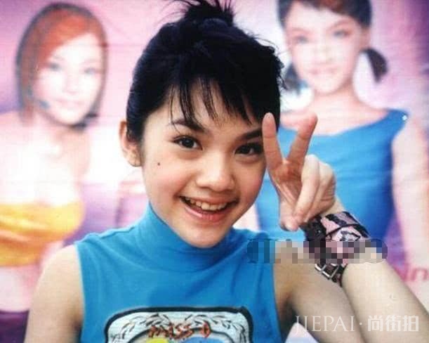 杨丞琳出道19年脸依然没有变化，怪不得李荣浩这么爱她