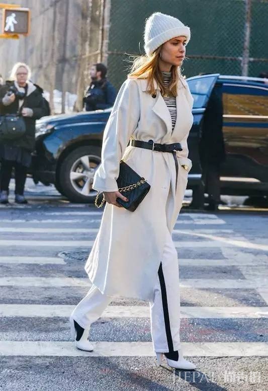 大衣你有了，那怎么搭才时髦呢？