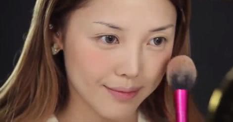 刘海能“整容”！看戚薇BABY这波操作秘密在哪？