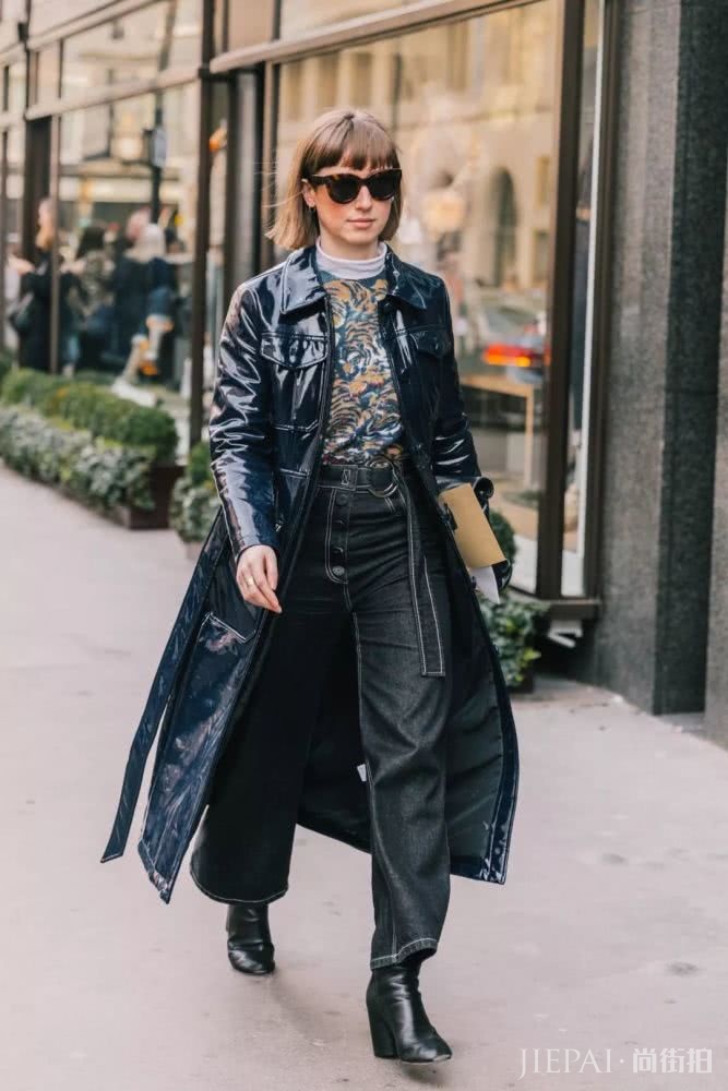 大衣怎么穿才好?当然敞开穿才最好看!
