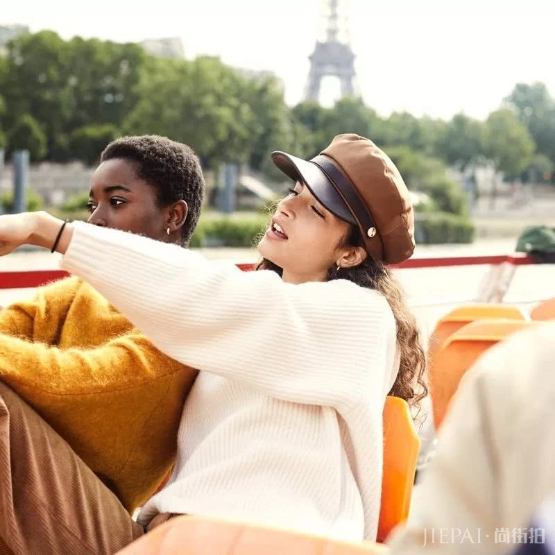 这个冬季制胜的时髦单品,OVERSIZE 毛衣搭配攻略来了