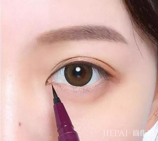 8个化妆小技巧 让你路人脸变女神