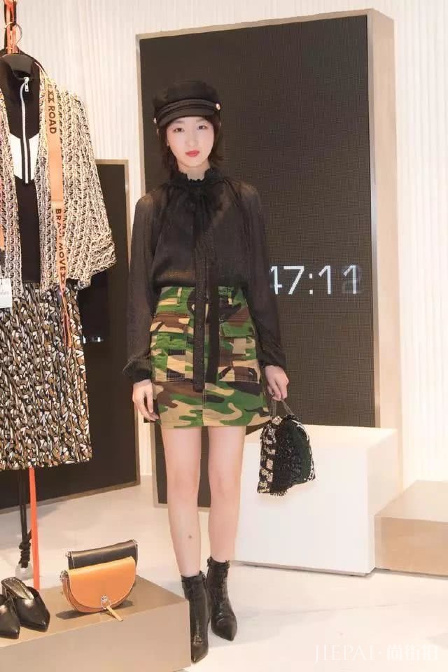 周冬雨最近带过的帽子,够开一家博物馆了