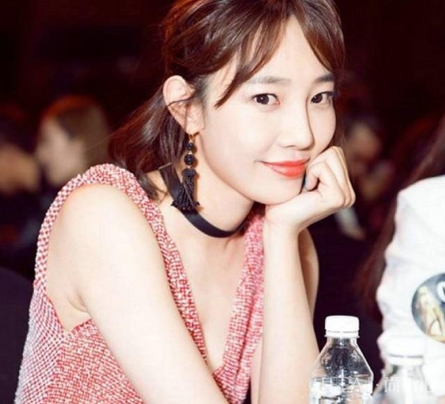 被吐槽发胖变丑之后,白百何现身医疗美容科,疑为复出做准备!