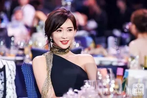 林志玲和baby同框毫不输阵，不老神话是怎样炼成的