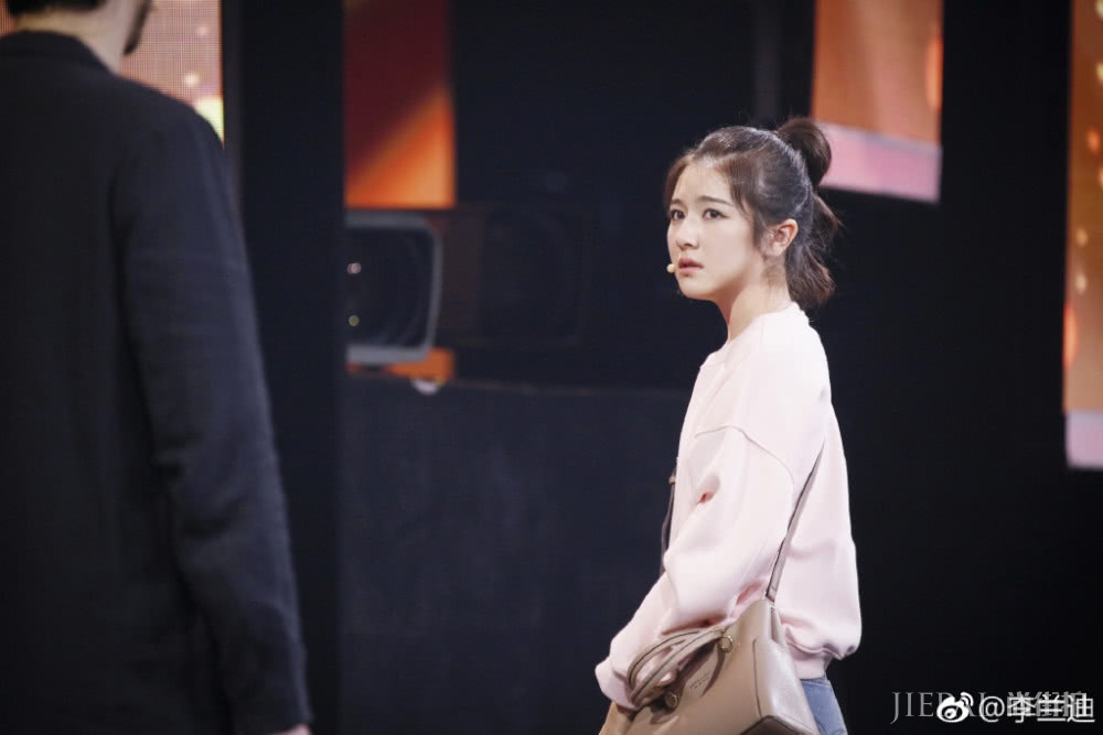 李兰迪青春无敌穿搭造型实力圈粉,这么会穿衣简直美呆了