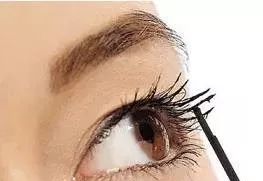 化妆误区 女生化妆这些雷区千万别踩