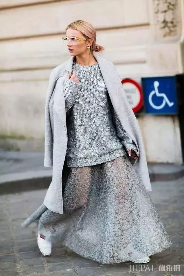 细数今年毛衣的流行色，穿对颜色才最有气质！