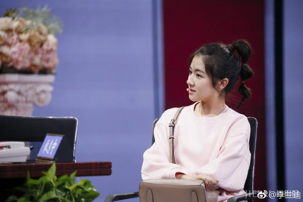 李兰迪青春无敌穿搭造型实力圈粉,这么会穿衣简直美呆了