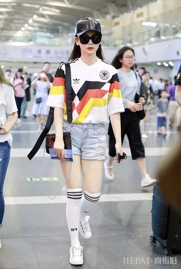 你对时尚可能还没有戚薇女儿懂得多!?