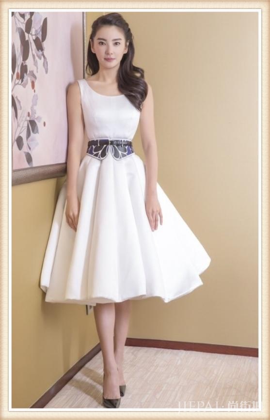 张雨绮换了个发型从霸气女王变优雅萝莉！