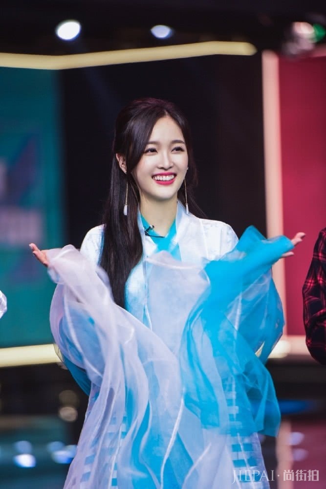 吴宣仪尝试古装造型,轻纱飘逸宛如仙女