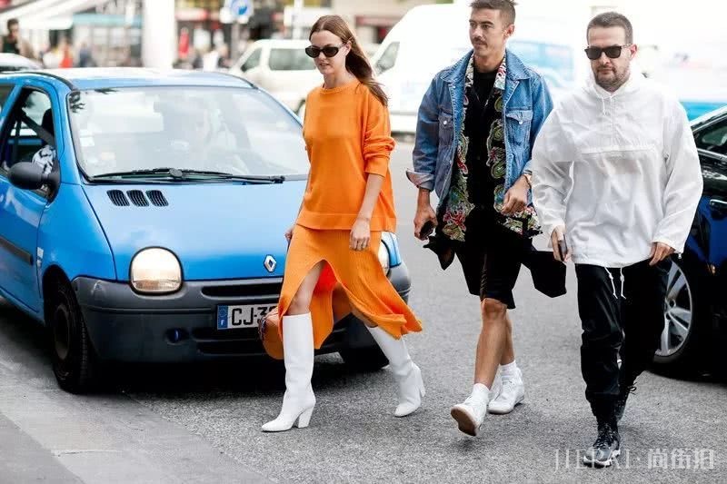 能穿一整个秋冬的针织衫 这么搭最时髦