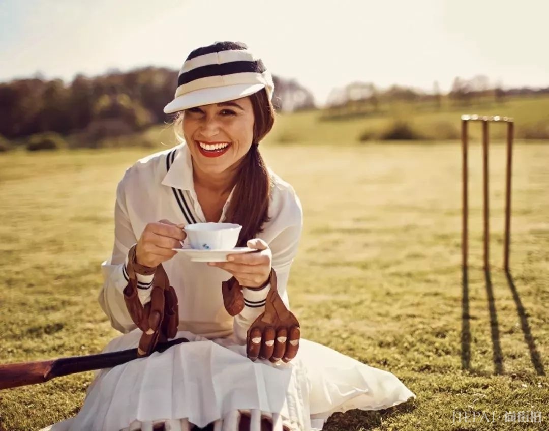 暖气还没到的日子里，就用这些时髦又复古的毛衣来护体吧！