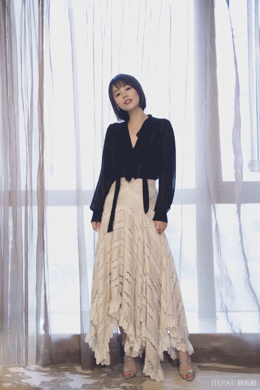 马思纯剪短发大变样,一款短发看上去像18岁小女孩