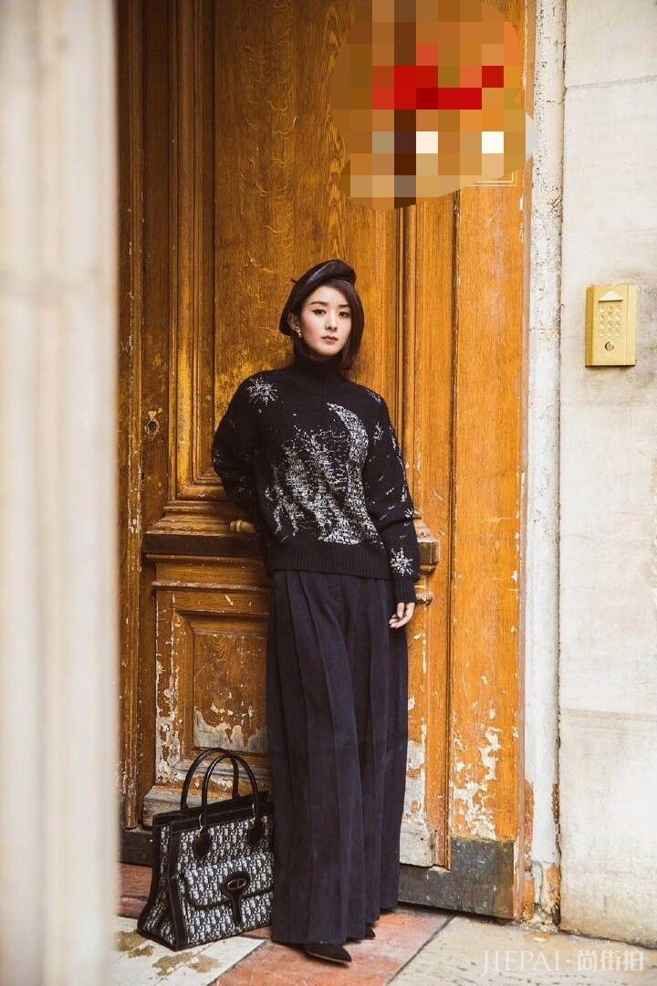 赵丽颖你变了,吊带裙还要v领露胸,让人眼睛都看直了!