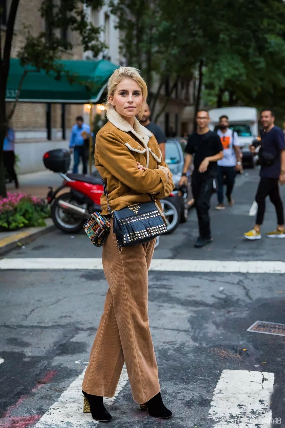 穿腻了长大衣,这 4 款短外套最值得 get!