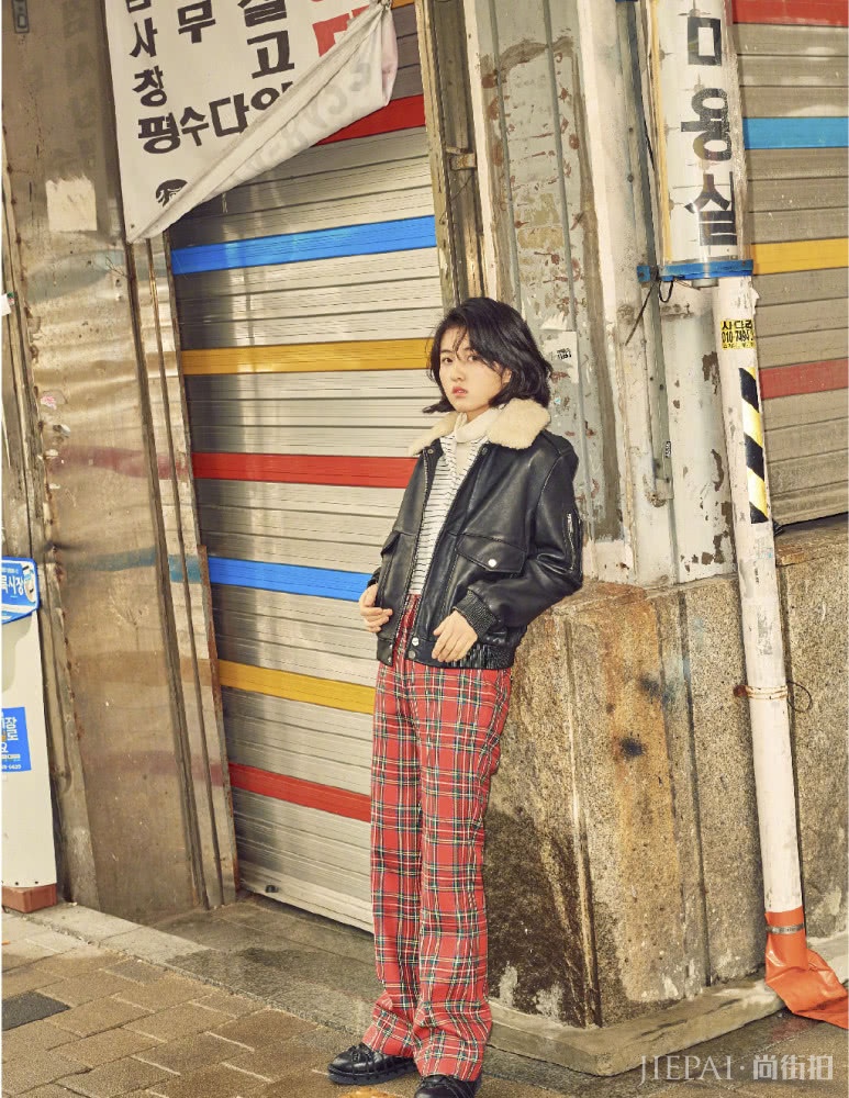 张子枫短发造型搭配休闲装，个性十足，一身运动装成了亮点