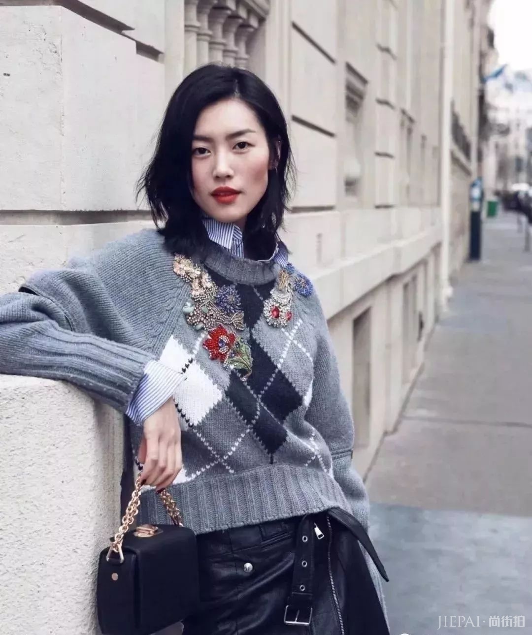 冬季节毛衣+裤子这样搭配,时髦又保暖!