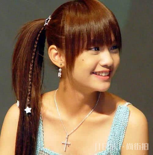 杨丞琳出道19年脸依然没有变化，怪不得李荣浩这么爱她