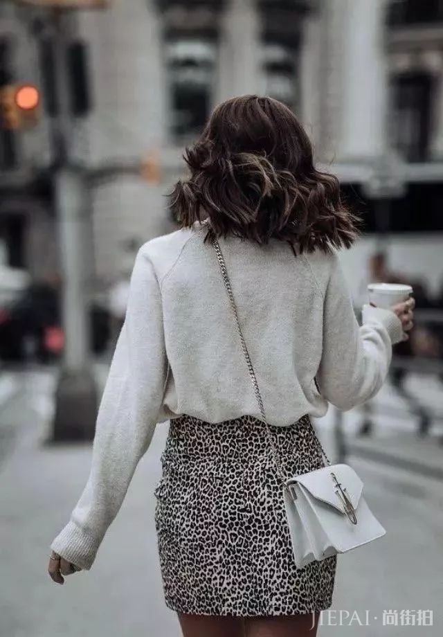 今年秋冬又流行什么妖艳元素？