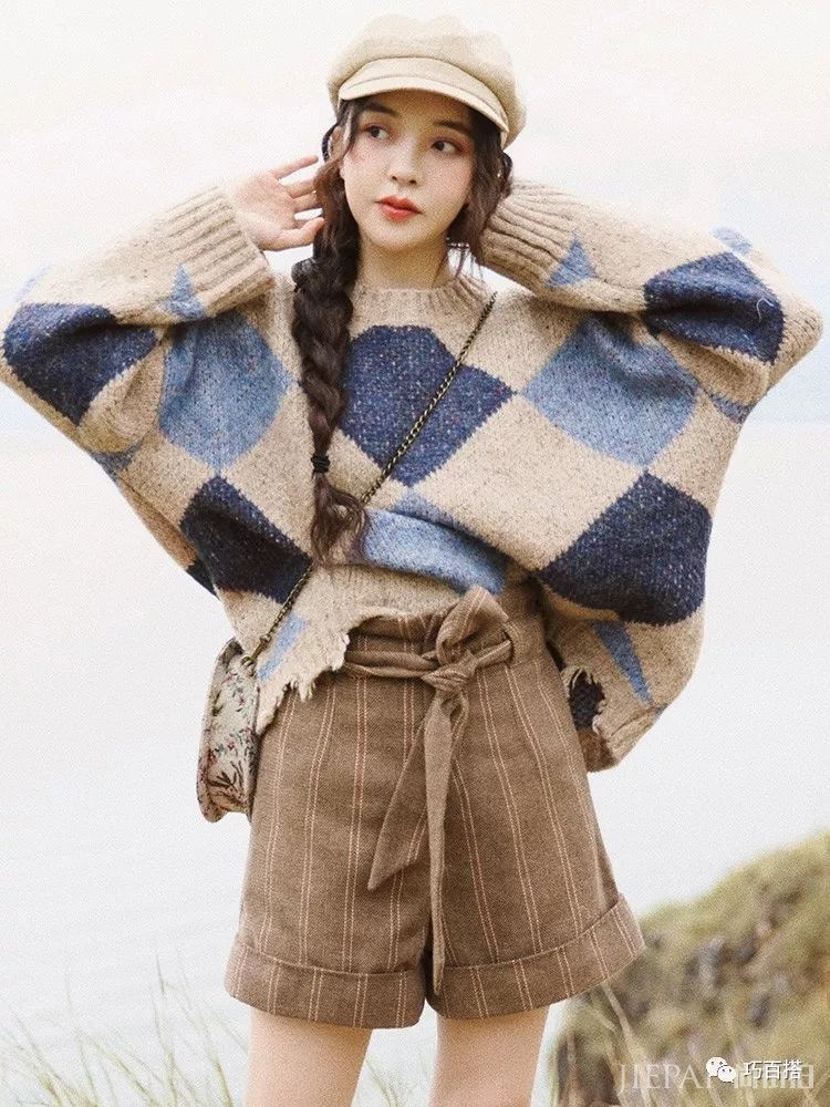 微胖女人选毛衣试试这3种，自带高级感，显瘦又很女神范