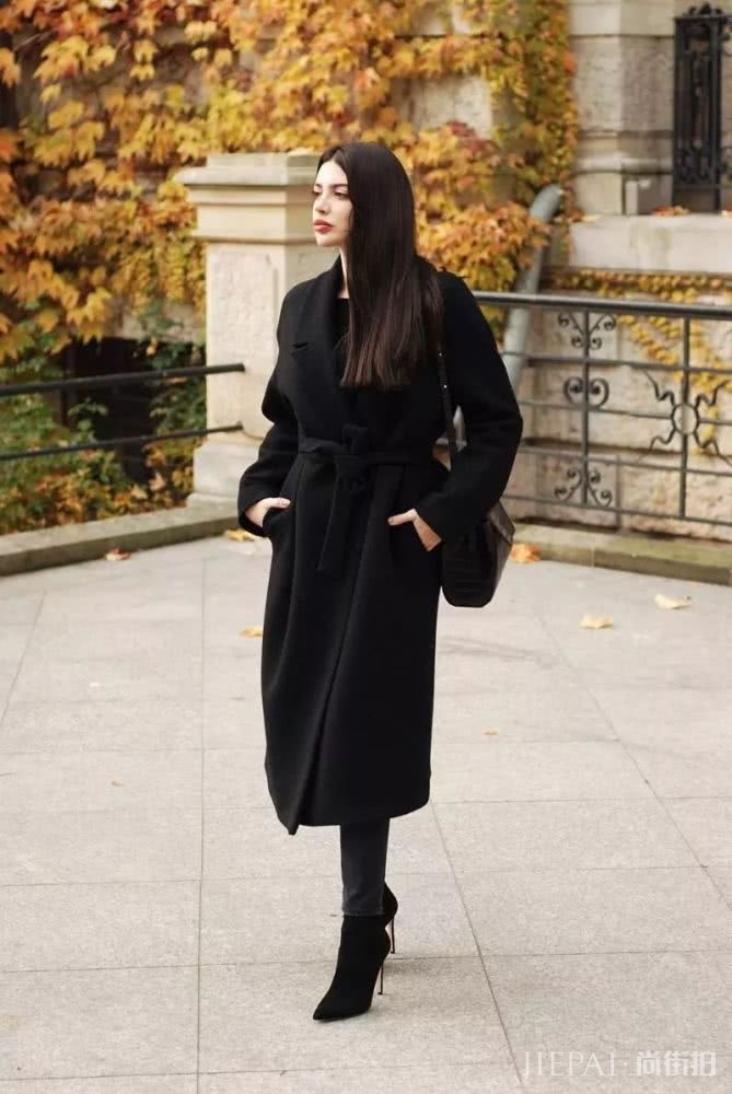 大衣+短靴=入冬最时髦方式！一起来看看本期欧美潮人街拍吧
