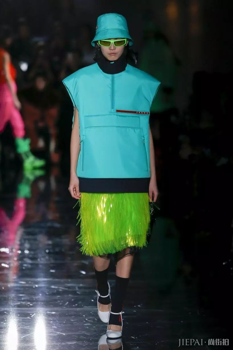 羽绒服怎么变得时尚了？