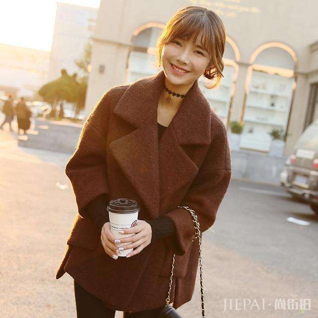 短呢大衣才是秋冬百搭款,小个子女生也能轻松穿出时髦感