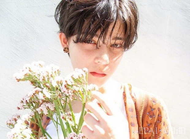 一组时下流行的日系“中短发”发型