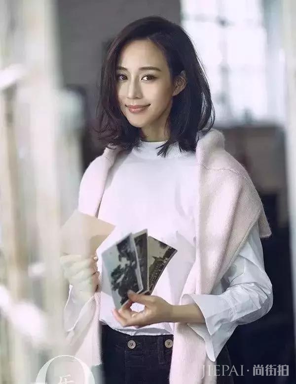 毛衣都穿错了，这样穿，才最时髦！