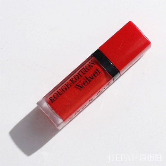 夏季适合什么颜色的口红颜色 这些都是夏天必备的口红