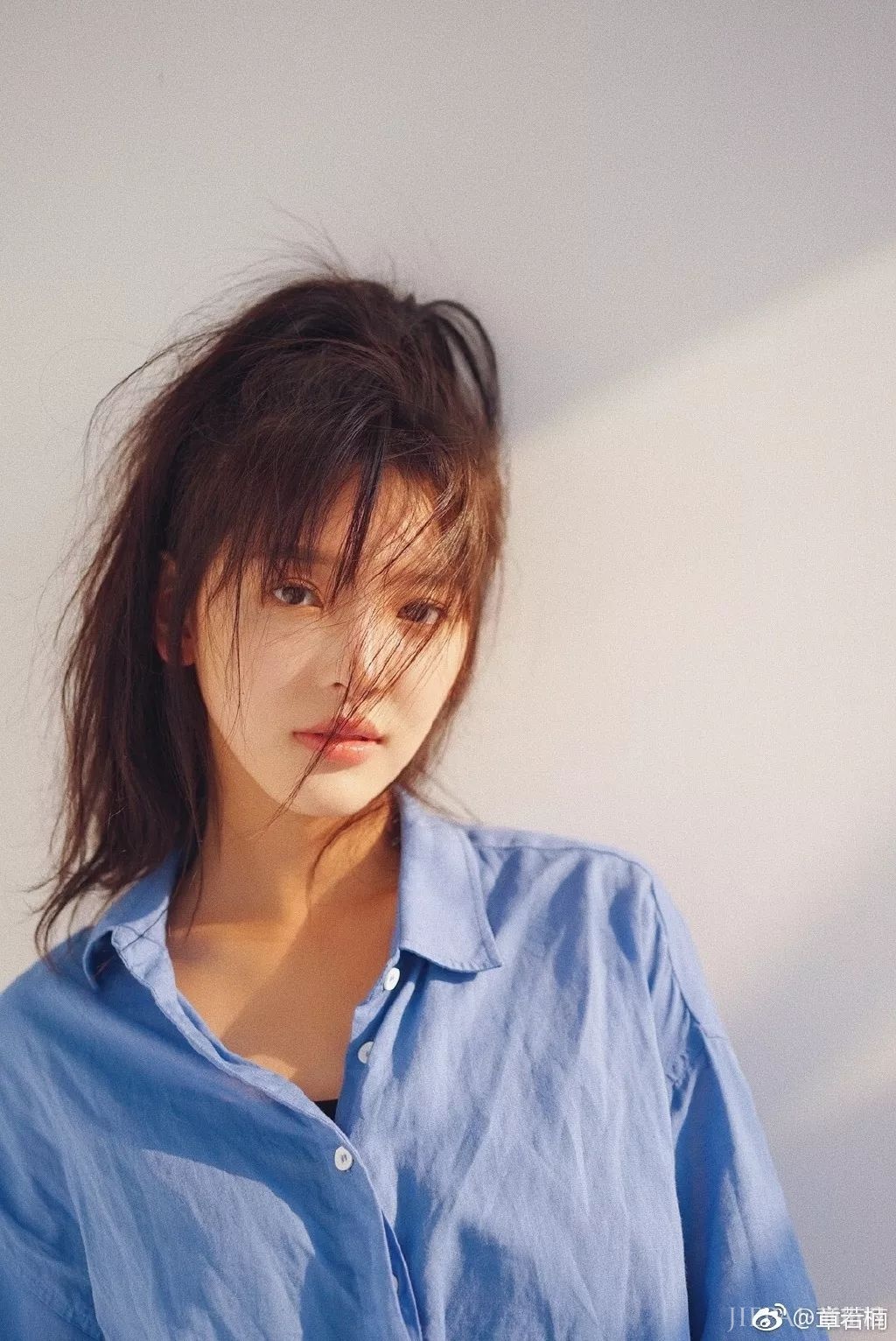 章若楠凭颜值走红,其实她的衣品更能拯救你“错买”的钱包!