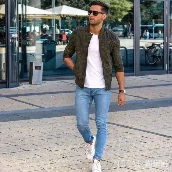 这5种裤款搭小白鞋，准没错！