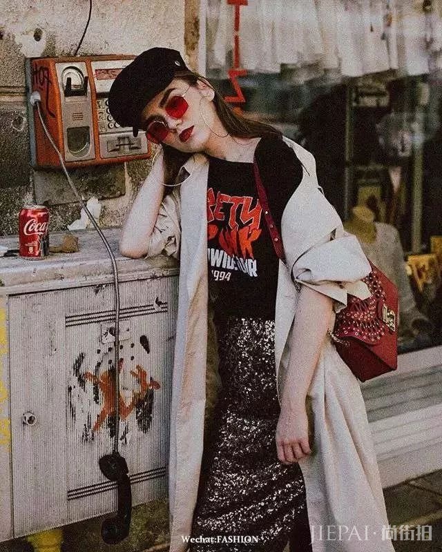 谁说红色显low？这位博主把红色穿成时尚大片，每张街拍都美到窒息！