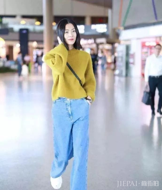 冬季节毛衣+裤子这样搭配,时髦又保暖!