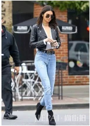 小姐姐，你穿皮衣的样子好好看