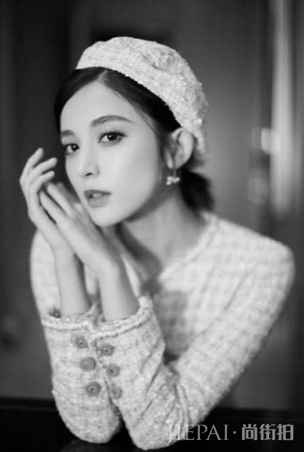 古力娜扎竟把香奈儿穿成阿依莲，撞衫维密AA输惨了